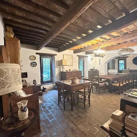 Peaceful Country Retreat Near Сasa de vacaciones Pésaro