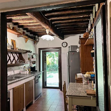 Peaceful Country Retreat Near Pésaro