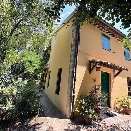 Peaceful Country Retreat Near Pésaro